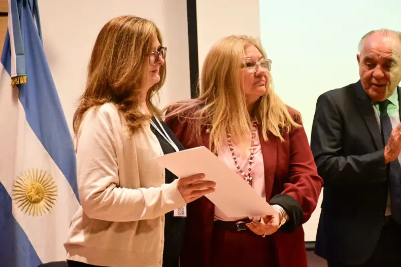 La presidenta de la Legislatura acompa&ntilde;&oacute; las Jornadas de la Sociedad Argentina de Gen&eacute;tica Forense