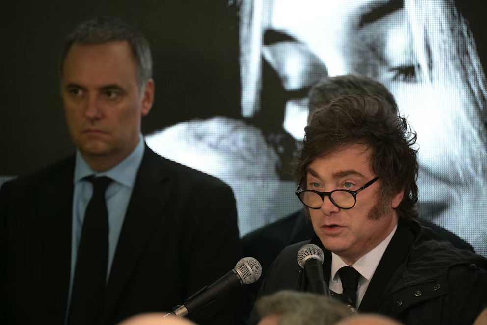 Milei recibe en Olivios a Manuel Adorni y define el futuro del jefe de Gabinete