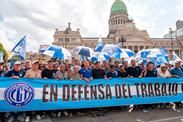 C&oacute;mo es el audaz esquema de paros &ldquo;a la francesa&rdquo; que analizar&aacute; la CGT para profundizar su ofensiva contra Milei