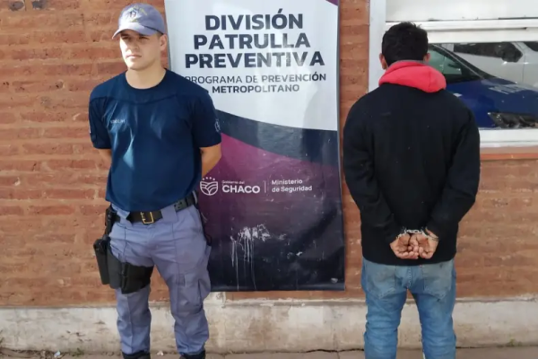 Esc&aacute;ndalo frente al Correo: acorral&oacute; y amenaz&oacute; a una joven en plena calle y termin&oacute; demorado