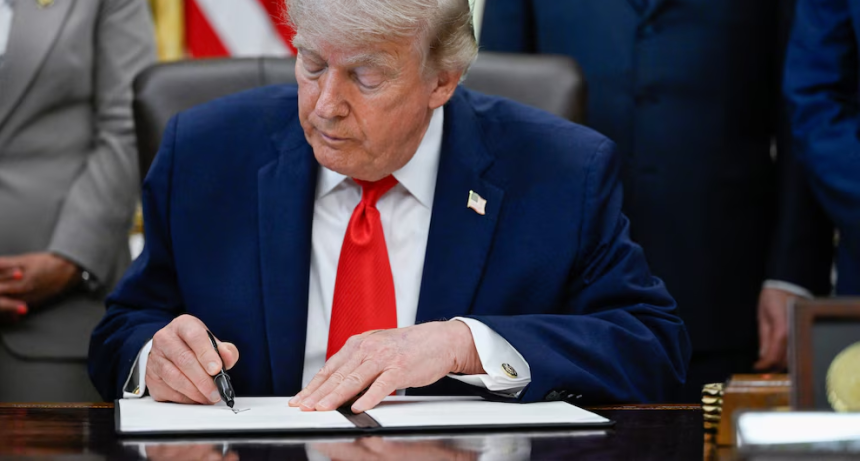 Donald Trump dijo que est&aacute; previsto que el acuerdo entre EEUU e Ir&aacute;n se firme el domingo