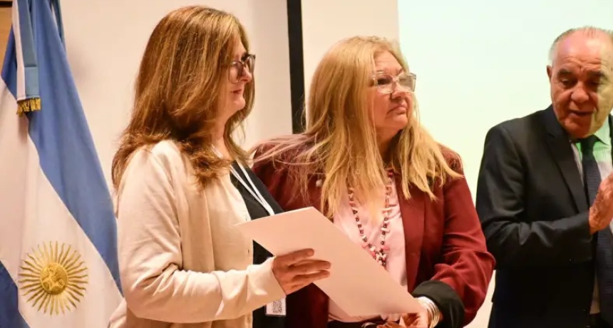 La presidenta de la Legislatura acompa&ntilde;&oacute; las Jornadas de la Sociedad Argentina de Gen&eacute;tica Forense