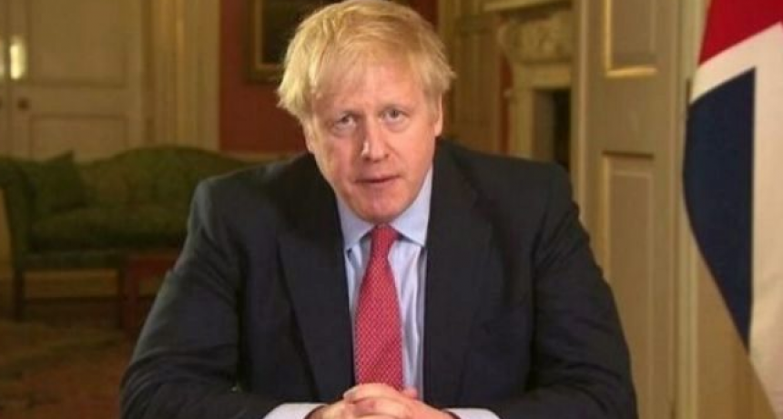 Boris Johnson decidido a levantar las &uacute;ltimas restricciones pese a las advertencias