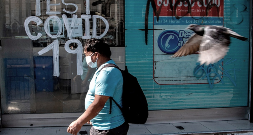 Pa&iacute;ses con buena tasa de vacunaci&oacute;n eliminan restricciones pese a la variante Delta