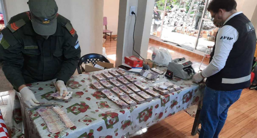 Allanan siete inmuebles en una causa por contrabando de cubiertas en Chaco, Formosa y Santa Fe