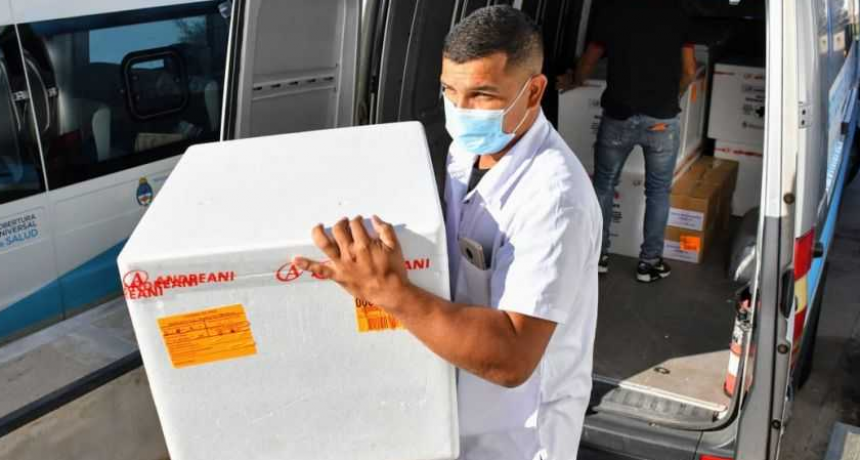 Arrib&oacute; a la provincia un nuevo lote de vacunas Sinopharm