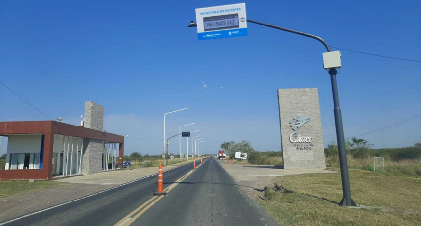 Lectores de patentes sobre ruta nacional 11, en el l&iacute;mite con Formosa