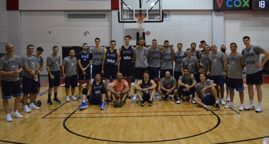 Manu Gin&oacute;bili sorprendi&oacute; a la selecci&oacute;n argentina de b&aacute;squet en Las Vegas: &ldquo;Me gusta venir a verlos, estar cerca&rdquo;