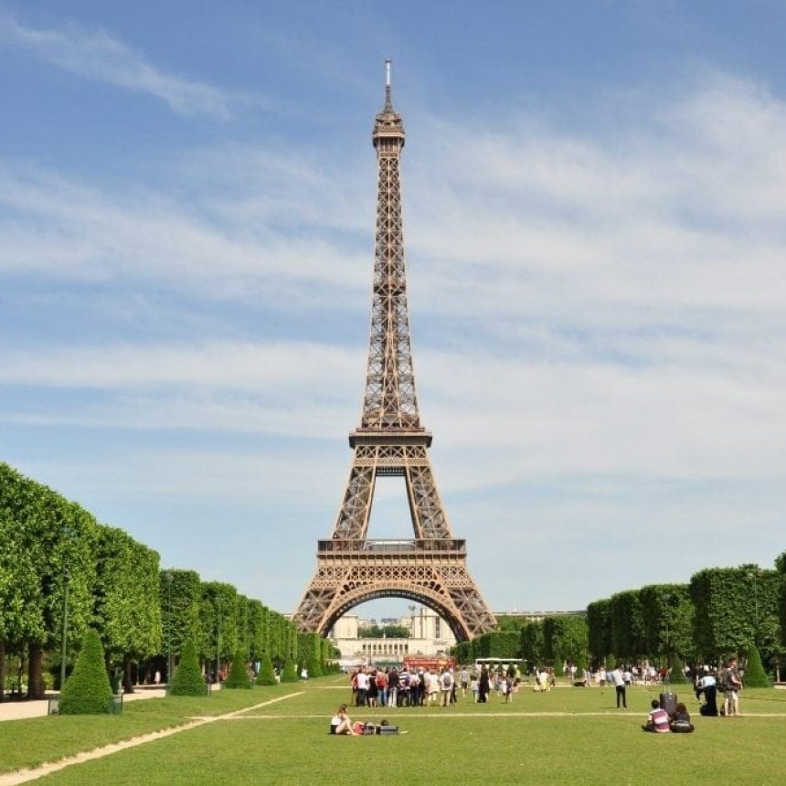 Reabre la Torre Eiffel por primera vez en nueve meses