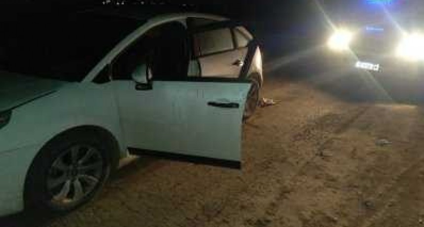 Robaron un auto y lo abandonaron kil&oacute;metros despu&eacute;s tras quedarse sin combustible