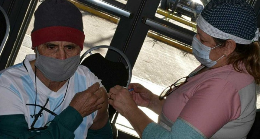 Cronograma de vacunación contra COVID para este lunes 19