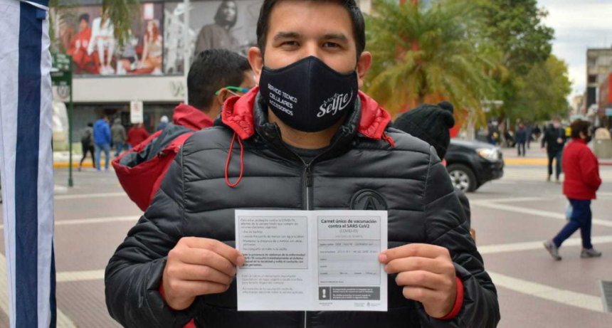 Con nueva posta móvil, avanza la campaña provincial de vacunación: el cronograma del miércoles 21