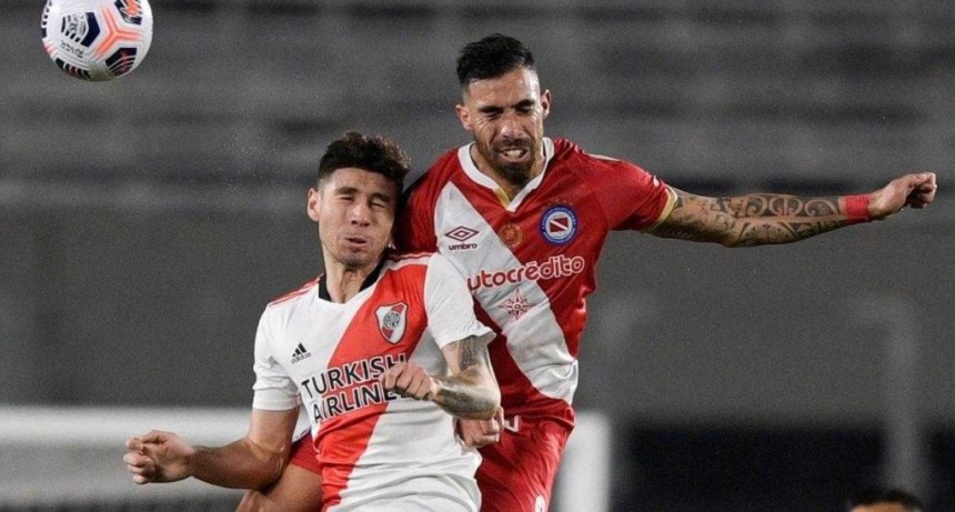 River busca el pase a cuartos de final de la Libertadores ante Argentinos