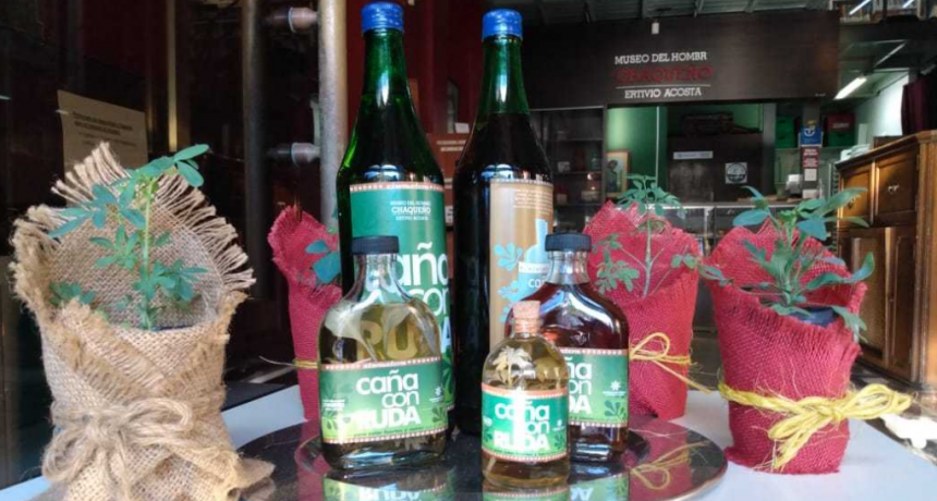 Comenzó la venta de caña con ruda, la “vacuna” que aleja la envidia y los maleficios