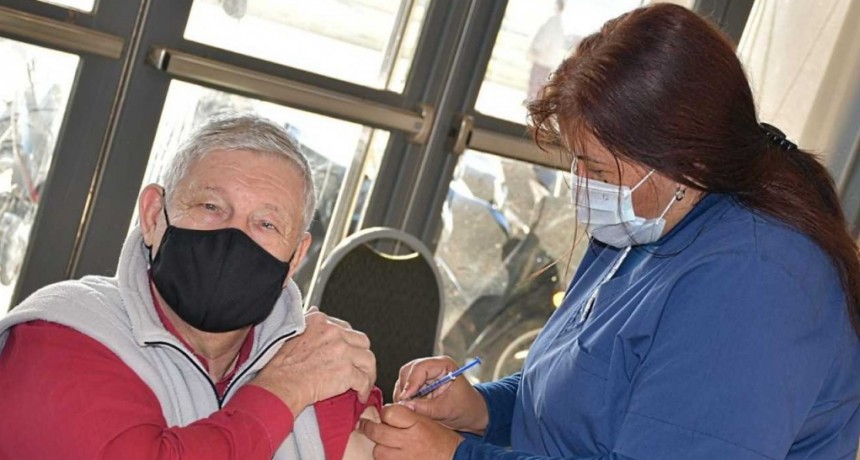 El 97% de las 500 mil personas inmunizadas evitaron la enfermedad con la primera dosis