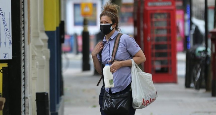 Las estrategias que aplicaría Reino Unido para frenar las variantes más contagiosas sin frenar la economía 