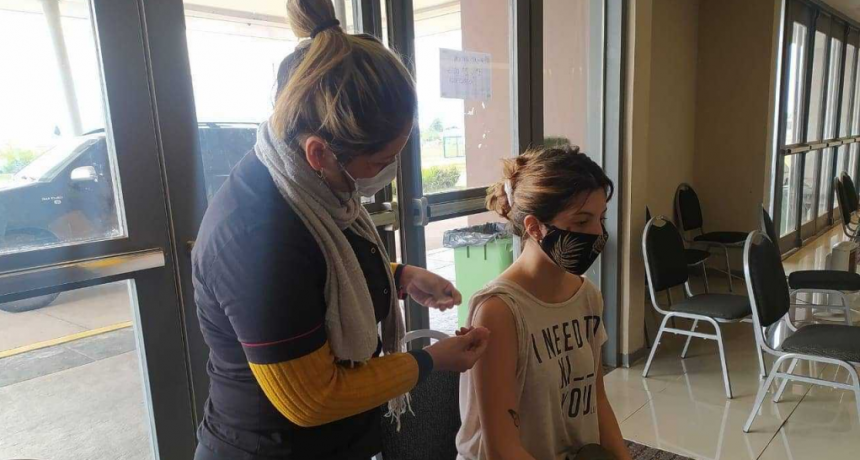 Cronograma de vacunación contra COVID para este lunes 26