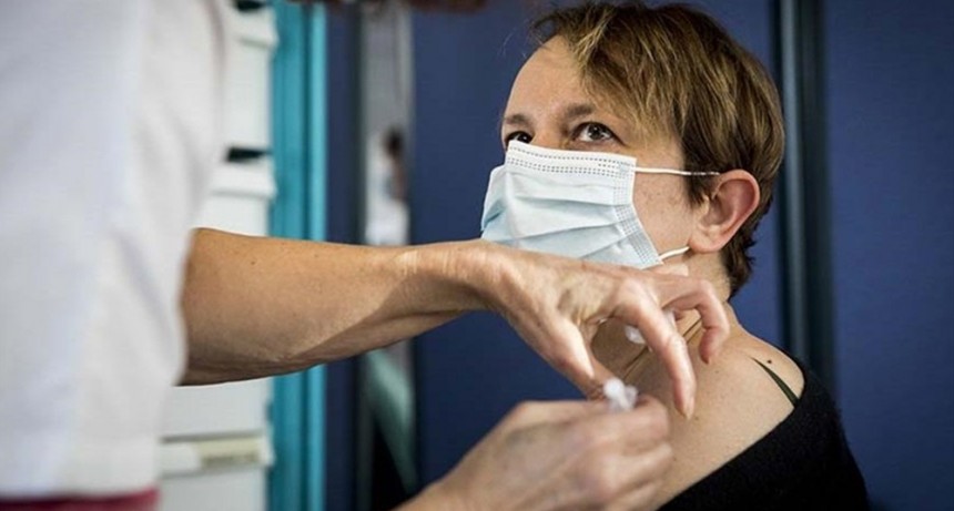 Francia aprob&oacute; el pase sanitario y avanza la vacunaci&oacute;n contra el coronavirus