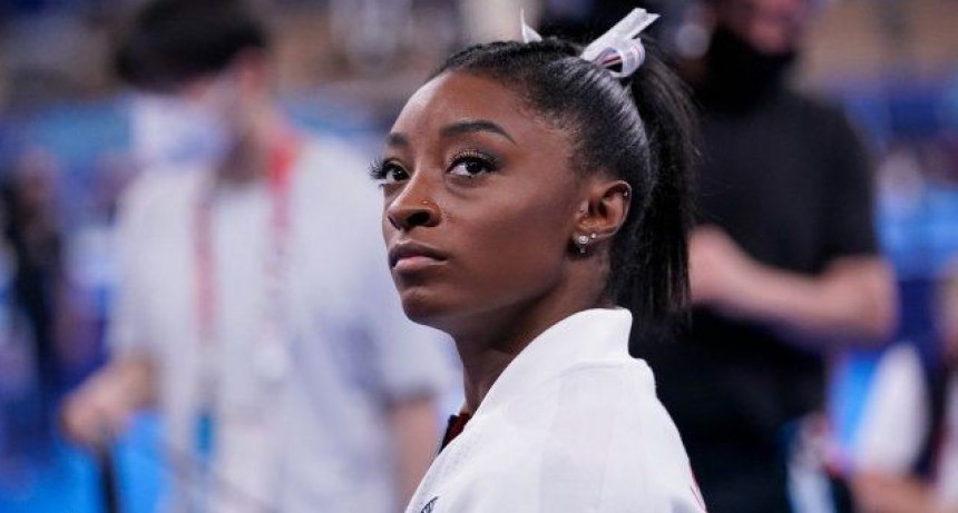 Biles defiende su retirada: 