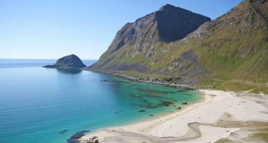 Haukland, para muchos la playa más bella de Europa, solo es apta para valientes