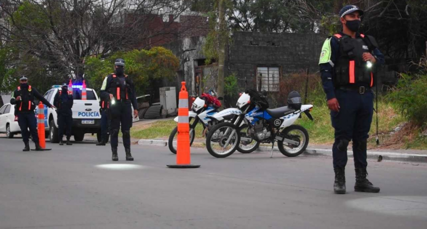 Arrestaron a un prófugo por violencia de género que intentó pasar por un control de tránsito