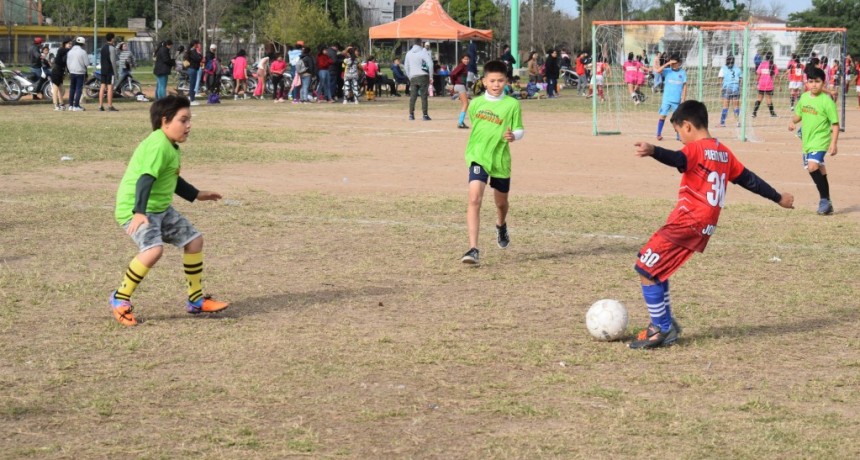 Resistencia completó la Tercera Jornada de La Copa Futuro con gran participación infantil en fútbol, básquet y vóley