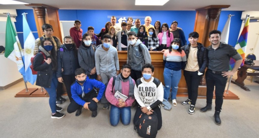 Alumnos de Laguna Limpia visitaron el Poder Legislativo