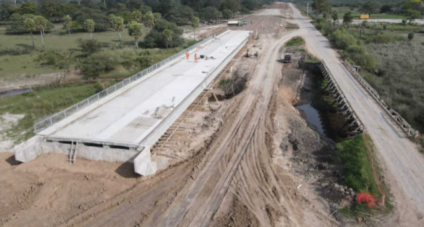 Avanza la pavimentación de la ruta 13 en el tramo desde ruta 11 al acceso de Cote Lai