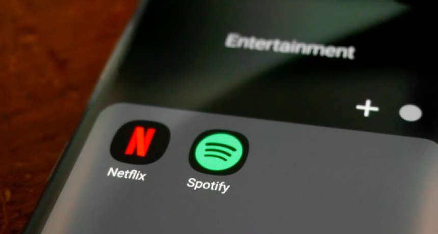 Suba del dólar turista: qué pasa con Netflix, Spotify y el resto de las plataformas