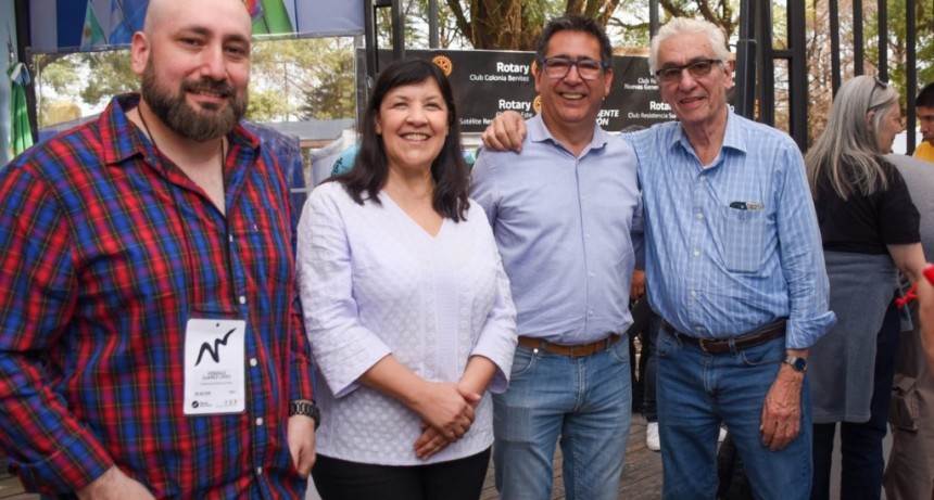 Visita ilustre: Juan Carlos Pallarols presentó su obra en el stand del Poder Legislativo