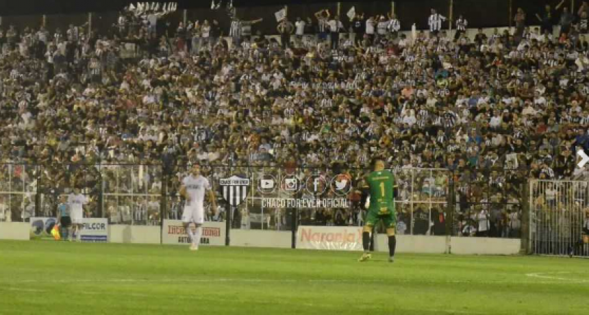 Chaco For Ever, en su aniversario, ganó con el primer penal que le dan en el torneo