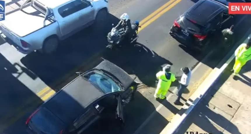 Un accidente entre dos autos provocó demoras en el puente Chaco-Corrientes