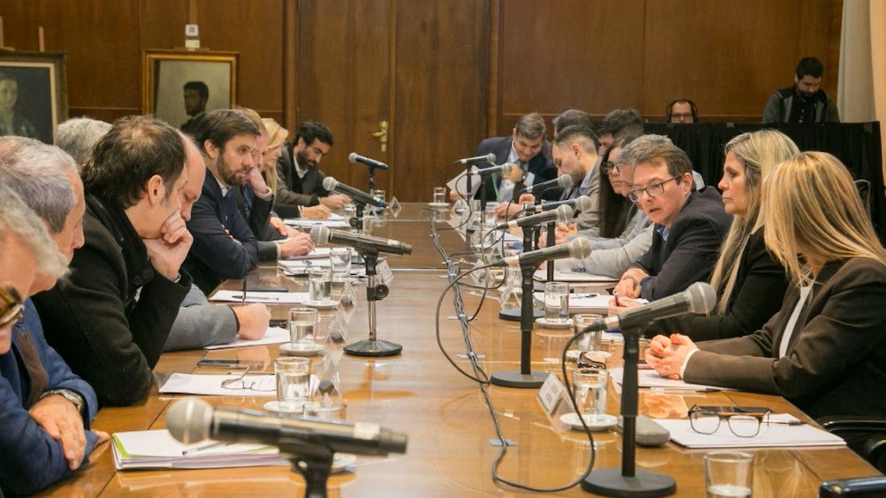 El Ministerio de Economía recibió a las provincias pero no hubo acuerdo sobre un nuevo reparto de fondos