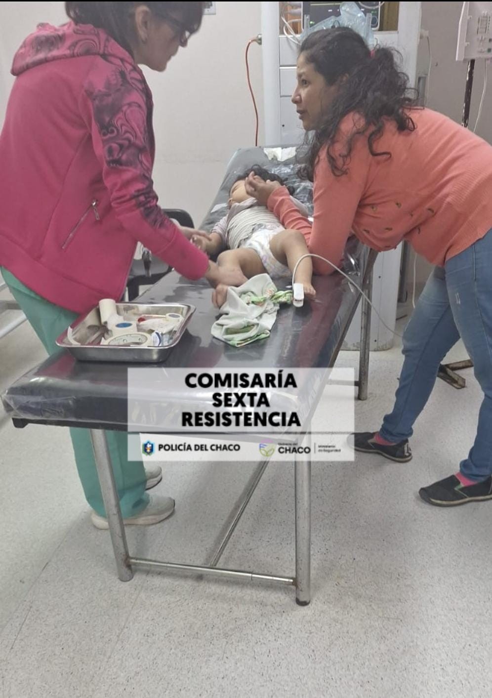 Auxilio policial para bebé que llegó inconsciente a la comisaría