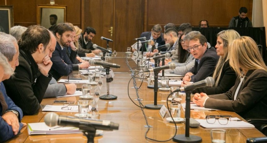El Ministerio de Economía recibió a las provincias pero no hubo acuerdo sobre un nuevo reparto de fondos