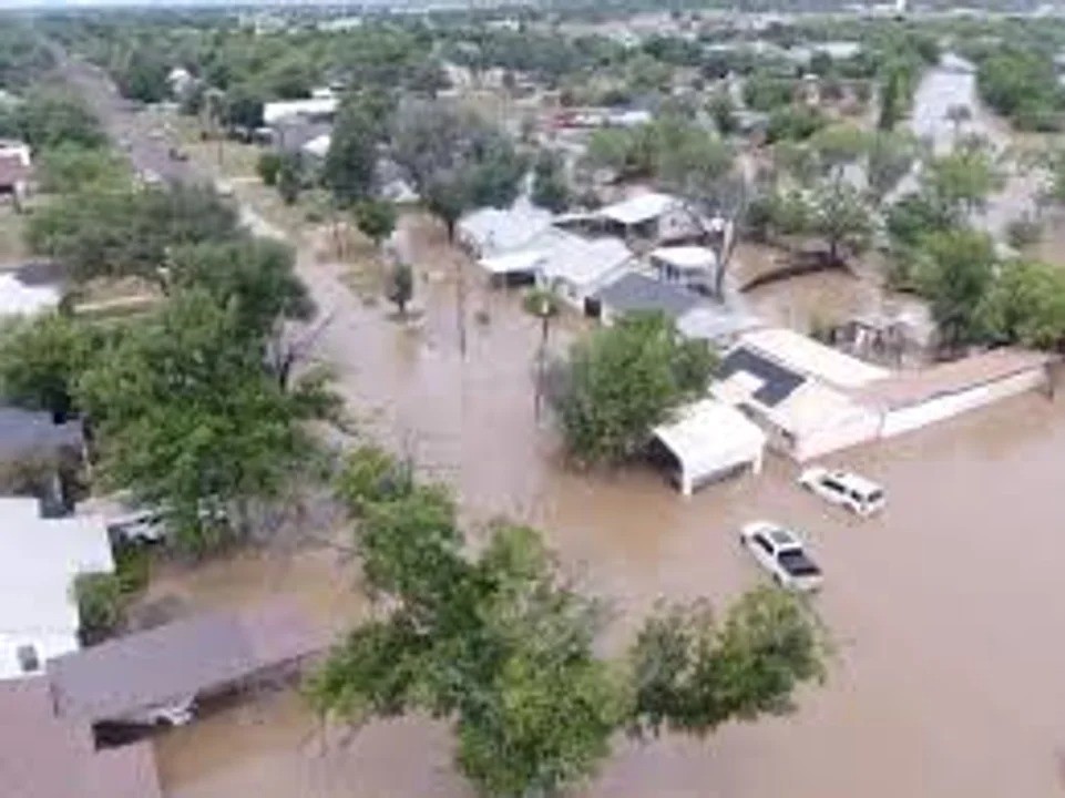 Inundaciones en Texas: 80 muertos y más de 40 desaparecidos