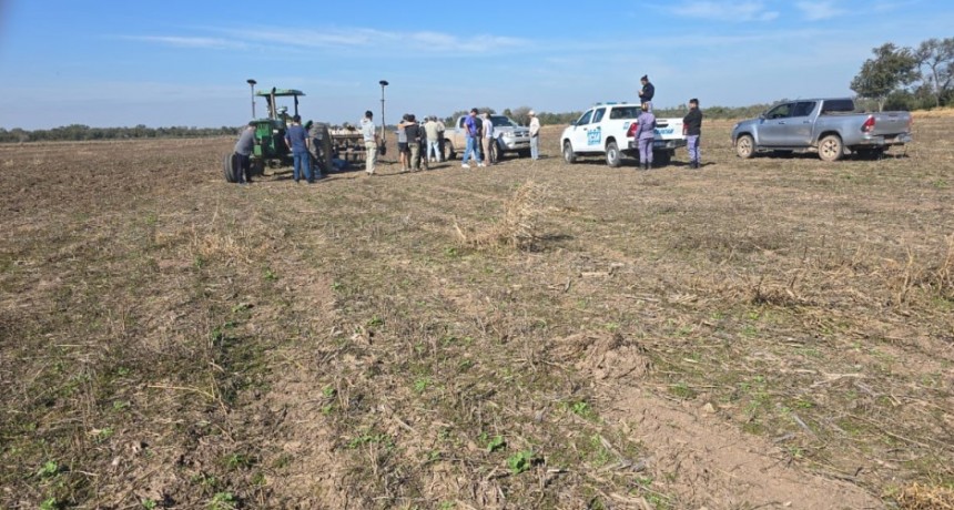 Accidente fatal en la Colonia Bajo Hondo: mató a su mujer al aplastarla con el tractor