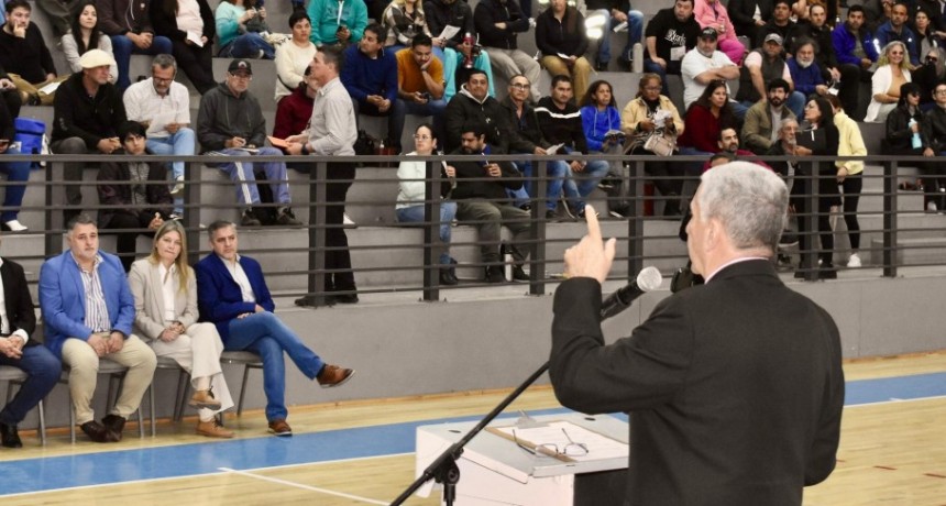 Exitosa cuarta subasta de vehículos del Estado