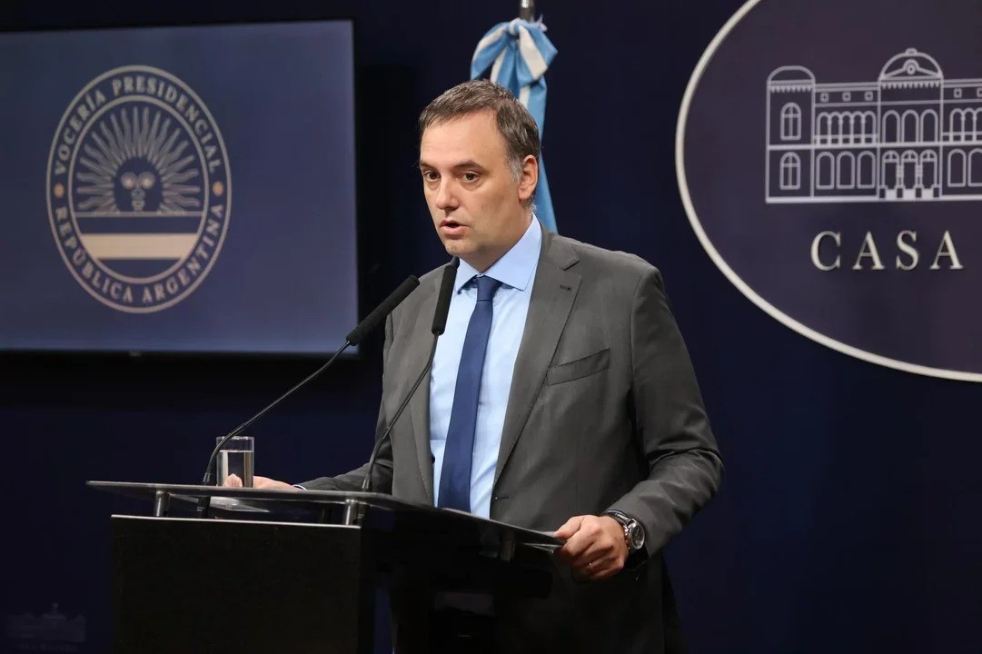 Adorni anunció cambios en los exámenes para los aspirantes a residencias médicas