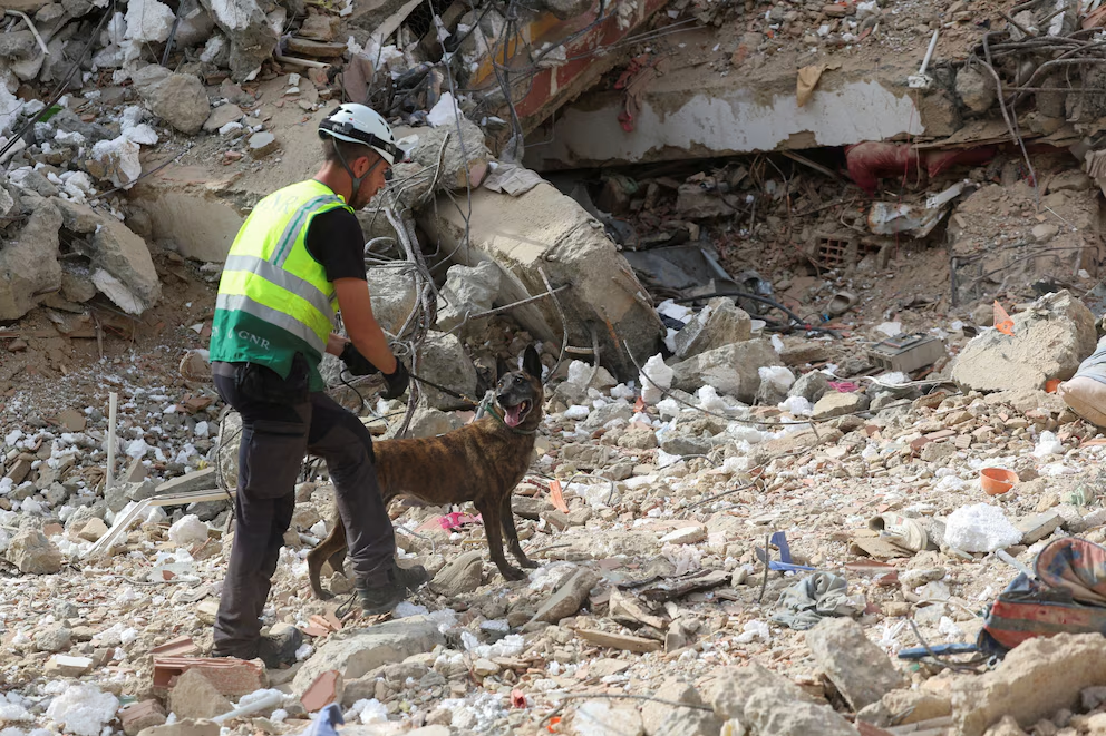 Venezuela anunci&oacute; medidas econ&oacute;micas tras los terremotos mientras aumentan las quejas por la falta de ayuda en La Guaira