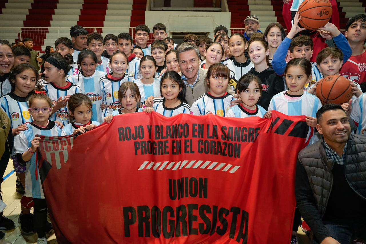Zdero firm&oacute; el convenio para la remodelaci&oacute;n y ampliaci&oacute;n del Club Progresista de Villa Angela