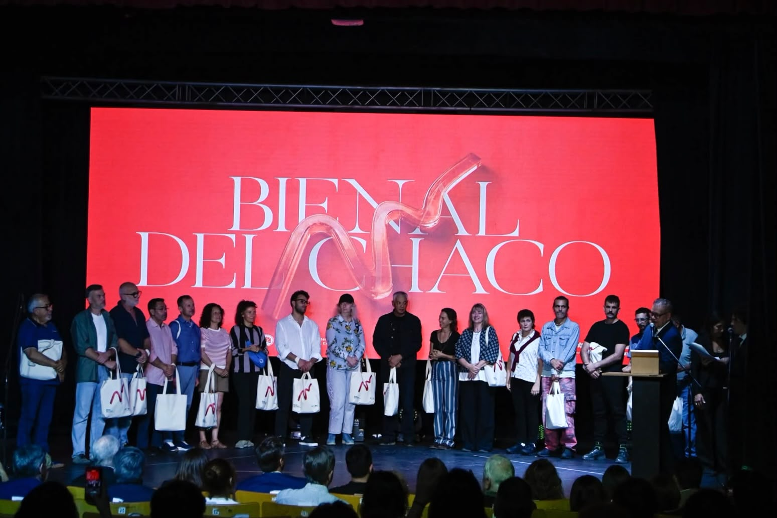 Comenz&oacute; la Bienal 2026: Chaco recibi&oacute; a los protagonistas del "Mundial de las Esculturas"