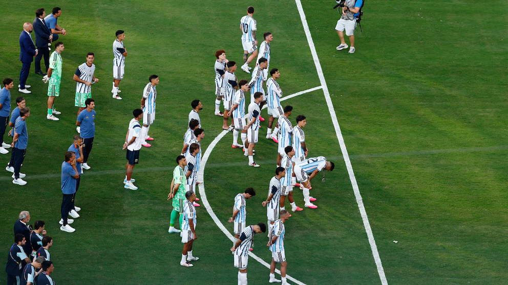 Los detalles del regreso de la Selecci&oacute;n a la Argentina tras perder la final del Mundial: el regalo de bienvenida