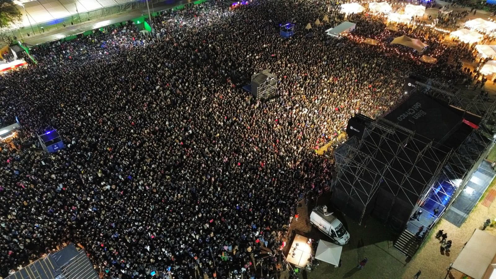 M&aacute;s de 95.000 personas vivieron una noche hist&oacute;rica en el 7&deg; d&iacute;a de la Bienal 2026