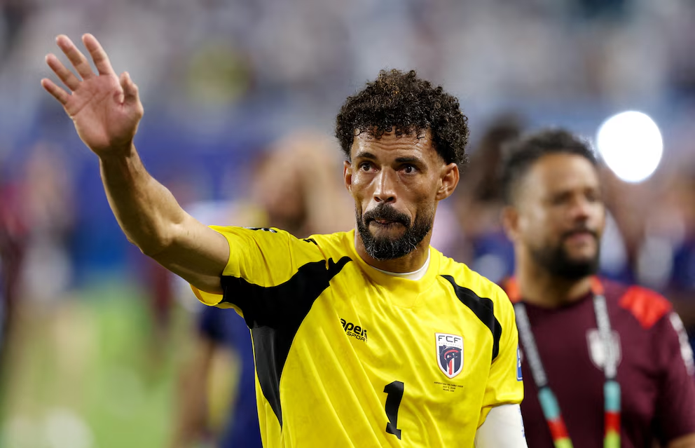 Un grande de Sudam&eacute;rica oficializ&oacute; la contrataci&oacute;n de Vozinha, el arquero de 40 a&ntilde;os que fue sensaci&oacute;n en el Mundial 2026