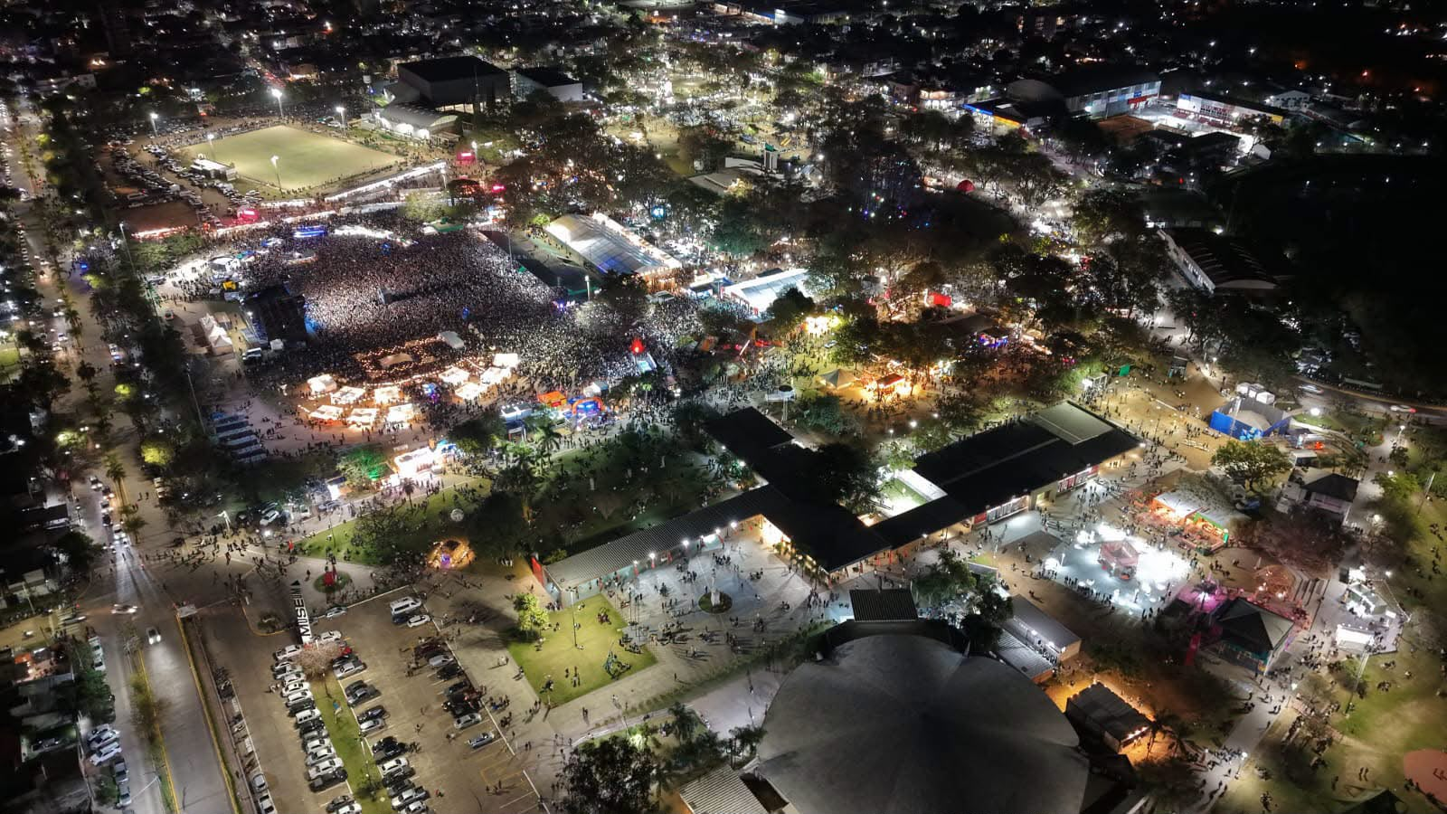 250.000 personas disfrutaron de la &uacute;ltima noche de la Bienal 2026 con Abel Pintos 