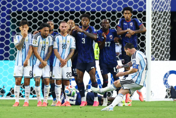 Argentina sufri&oacute; m&aacute;s de la cuenta y avanz&oacute; a los octavos del Mundial tras ganarle a Cabo Verde