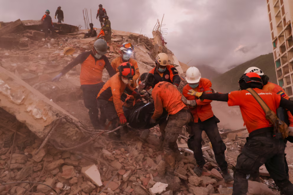 El gobierno de Venezuela aument&oacute; a m&aacute;s de 4.300 la cifra de muertos por los terremotos