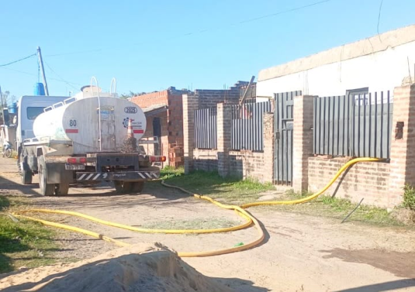SAMEEP intensifica el abastecimiento gratuito de agua a granel en el &aacute;rea metropolitana