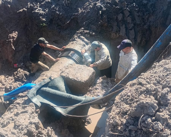 SAMEEP repar&oacute; el primer acueducto del interior entre S&aacute;enz Pe&ntilde;a y Villa Angela 